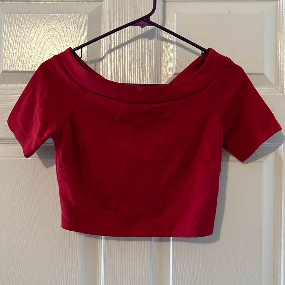 Forever 21 red zipper back crop top valentines